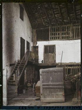 Image représentant France, Espelette, Cour de Vieille Maison