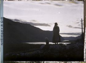 Image représentant Silhouettes de jeunes filles