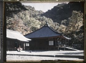 Image représentant Temple Tachiki Kannon, sur la rive orientale du lac Chuzenji