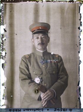 Image représentant https://musee-albert-kahn.s-museum.fr/home/NWQ2OTAwYzNmYjZlZTk1ZWQwODJmMjY4L2dlbmVyaWMtbm90aWNlLXRhYi9hdXRob3JpdHkvNjE3YTc5ZjVjZjhiODk2OGIzMzM3ZDIx/5d6900c3fb6ee95ed082f268/generic-notice-tab/authority/617a79ebcf8b8968b33374aa Lieutenant-Général Nara