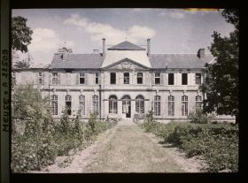 Image représentant France, Verdun, Evêché : façade des Jardins