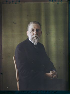 Image représentant Monsieur  https://musee-albert-kahn.s-museum.fr/home/NWQ2OTAwYzNmYjZlZTk1ZWQwODJmMjY4L2dlbmVyaWMtbm90aWNlLXRhYi9hdXRob3JpdHkvNjE3YTc5ZjVjZjhiODk2OGIzMzM3ZDIx/5d6900c3fb6ee95ed082f268/generic-notice-tab/authority/617a79ebcf8b8968b3336970 Ernest Bovet