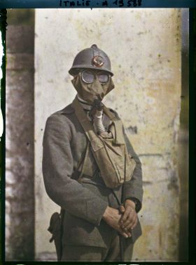 Image représentant Carabinier Italien avec son masque
