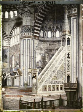 Image représentant Intérieur de Selimiye Camii (Grande Mosquée) : à droite, le Minbar (chaire) en marbre ajouré