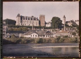 Image représentant France, Pau, Le Château d'Henri IV et le Gave