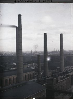 Image représentant Prusse, Gelsenkirchen, Une vue sur les Cheminées de la mine