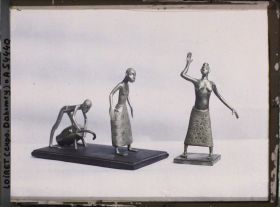Image représentant Exposition d'art africain, figurines de danseuses et musicien