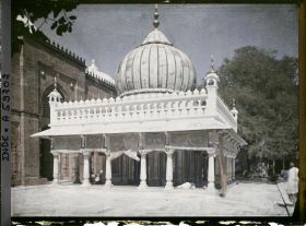 Image représentant Le dargâh de Nizamuddin, sanctuaire soufi construit sur la tombe de Hazrat Khawaja Nizamuddin Auliya (1238-1325)