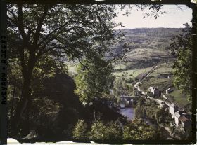 Image représentant Vue vers la route de Villefranche prise du sentier menant au Château