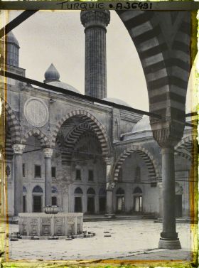 Image représentant Selimiye Camii (Grande Mosquée) : la cour d'entrée (ouest)