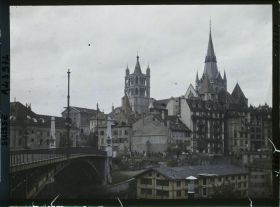 Image représentant La cathédrale Notre-Dame de Lausanne et le pont Bessières