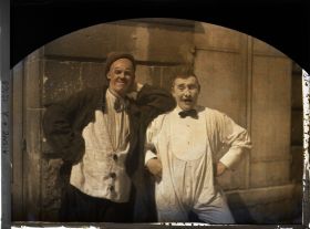 Image représentant Le clown Foottit et son fils au Théâtre des Armées