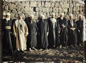 Image représentant Groupe de druzes en compagnie de Selim al Attrach