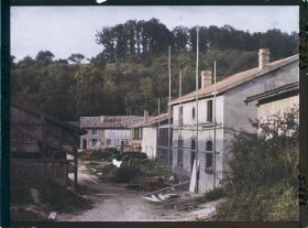 Image représentant France, La Chalade, Reconstructions, vue dans le bas du Village