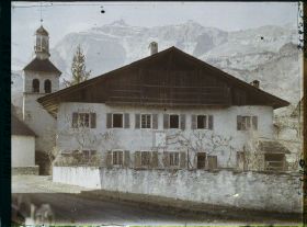 Image représentant France Les Alpes, Vallée de Chamonix ; Vieille Maison du Village datant de 1809