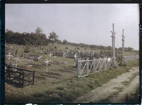Image représentant France, Glorieux, L'entrée du Cimetière