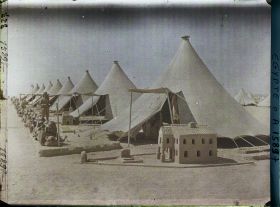 Image représentant Tentes de la Légion étrangère (soldats arméniens) dans le camp de Ferry Post