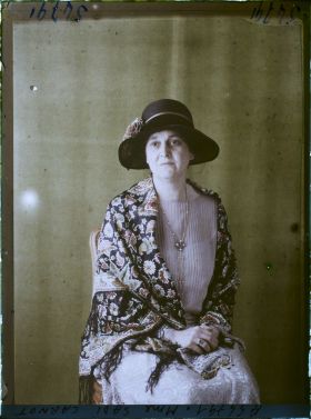 Image représentant https://musee-albert-kahn.s-museum.fr/home/NWQ2OTAwYzNmYjZlZTk1ZWQwODJmMjY4L2dlbmVyaWMtbm90aWNlLXRhYi9hdXRob3JpdHkvNjE3YTc5ZjVjZjhiODk2OGIzMzM3ZDIx/5d6900c3fb6ee95ed082f268/generic-notice-tab/authority/617a79ebcf8b8968b333771a Madame Jeanne Carnot