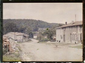 Image représentant France, Les Islettes, Vue sur la route de Ste Ménehould