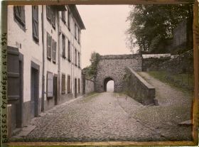 Image représentant France, St Jean Pied de Port, Une porte de la Ville, Coté de l'Espagne