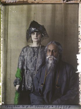 Image représentant https://musee-albert-kahn.s-museum.fr/home/NWQ2OTAwYzNmYjZlZTk1ZWQwODJmMjY4L2dlbmVyaWMtbm90aWNlLXRhYi9hdXRob3JpdHkvNjE3YTc5ZjVjZjhiODk2OGIzMzM3ZDIx/5d6900c3fb6ee95ed082f268/generic-notice-tab/authority/617a79ebcf8b8968b3336653 Rabindranâth Tagore et la comtesse  https://musee-albert-kahn.s-museum.fr/home/NWQ2OTAwYzNmYjZlZTk1ZWQwODJmMjY4L2dlbmVyaWMtbm90aWNlLXRhYi9hdXRob3JpdHkvNjE3YTc5ZjVjZjhiODk2OGIzMzM3ZDIx/5d6900c3fb6ee95ed082f268/generic-notice-tab/authority/617a79ebcf8b8968b33374c6 Anna de Noailles