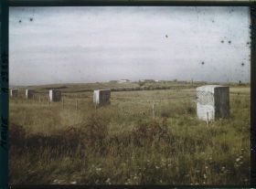 Image représentant France, près d'Etain, Les Pylones contre les Tanks Construits par les boches