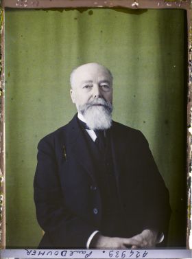 Image représentant Monsieur  https://musee-albert-kahn.s-museum.fr/home/NWQ2OTAwYzNmYjZlZTk1ZWQwODJmMjY4L2dlbmVyaWMtbm90aWNlLXRhYi9hdXRob3JpdHkvNjE3YTc5ZjVjZjhiODk2OGIzMzM3ZDIx/5d6900c3fb6ee95ed082f268/generic-notice-tab/authority/617a79ebcf8b8968b3336675 Paul Doumer