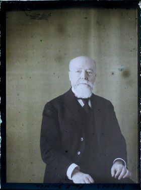 Image représentant Monsieur  https://musee-albert-kahn.s-museum.fr/home/NWQ2OTAwYzNmYjZlZTk1ZWQwODJmMjY4L2dlbmVyaWMtbm90aWNlLXRhYi9hdXRob3JpdHkvNjE3YTc5ZjVjZjhiODk2OGIzMzM3ZDIx/5d6900c3fb6ee95ed082f268/generic-notice-tab/authority/617a79ebcf8b8968b3336675 Paul Doumer