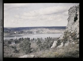 Image représentant L'Elorn avec à l'arrière plan le viaduc et la ville du Relecq-Kerhuon