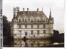 Image représentant Vue d'ensemble de la façade ouest du château
