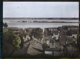 Image représentant France, Bourg s/Gironde, Panorama s/la Ville Basse et la Dordogne
