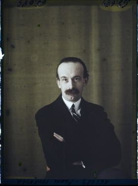 Image représentant Monsieur  https://musee-albert-kahn.s-museum.fr/home/NWQ2OTAwYzNmYjZlZTk1ZWQwODJmMjY4L2dlbmVyaWMtbm90aWNlLXRhYi9hdXRob3JpdHkvNjE3YTc5ZjVjZjhiODk2OGIzMzM3ZDIx/5d6900c3fb6ee95ed082f268/generic-notice-tab/authority/617a79ebcf8b8968b3336d5d Pierre-Eugène Fournier