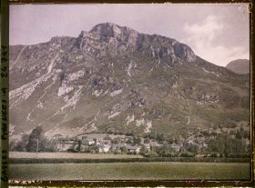 Image représentant France, Vallée d'Ossau, Vallée d'Ossau Les Rochers du Père de Béon et le Village