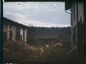 Image représentant France, La Chalade, Ruines de la Chalade vues à la nuit tombante