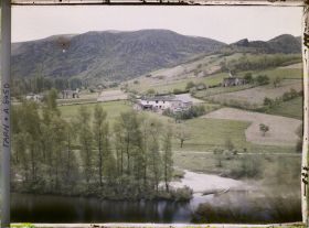 Image représentant Maisons sur la rive droite