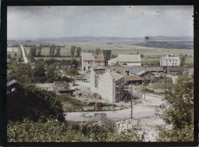 Image représentant France, Clermont en Argonne, Reconstructions, en panorama la route de Varennes, Neuvilly, à l'est la fôret de Hesse, vue prise du Nord est de l'Eglise