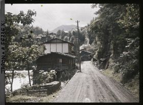Image représentant Hameau et route de montagne