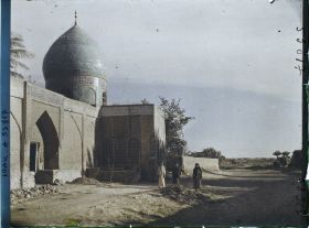 Image représentant Petite mosquée dans le grand cimetière chiite