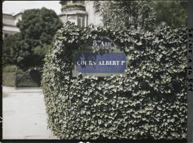 Image représentant Plaque "Cours-Albert-Ier", à l'angle de la place de la Reine-Astrid (1936)