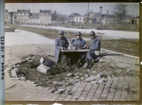 Image représentant France, Reims, Groupe de Russes
