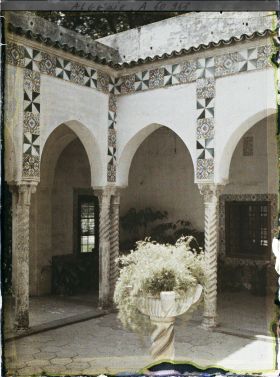 Image représentant Le patio d'un petit pavillon dans le palais d'été du Gouverneur
