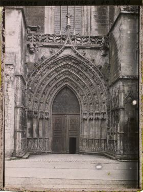 Image représentant Portail de la cathédrale Saint-Pierre