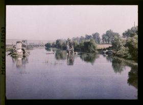 Image représentant France, Charny, Le Pont de Charny, la Meuse, et, Dans le fond, la passerelle nord