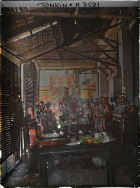 Image représentant Un autel préparé pour un sacrifice en l'honneur d'un défunt