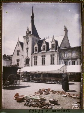 Image représentant France, Libourne, Place de l'Hôtel de Ville