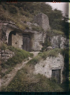 Image représentant Sentier conduisant à une maison troglodyte