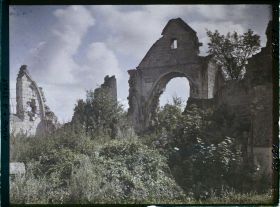 Image représentant France, Les ruines de l'Eglise