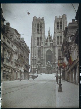 Image représentant Belgique, Bruxelles, L'Eglise Ste Gudule et la rue Ste Gudule