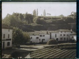 Image représentant France, Guiche, L'entrée du Village