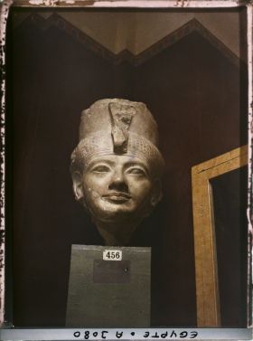 Image représentant "  Reine de Tii "